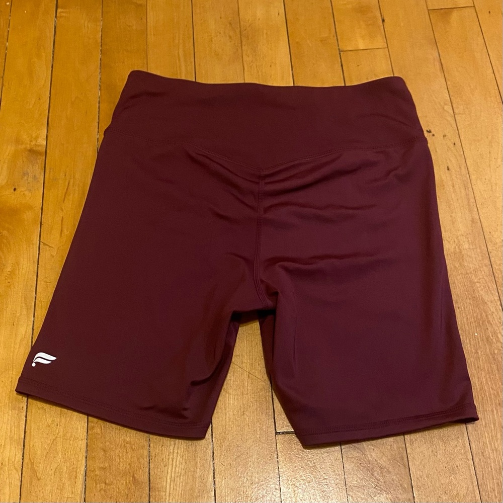 Fabletics maroon 6 inch inseam bike shorts